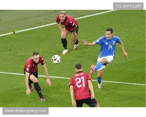 足球比赛直播莫斯精彩瞬间回顾与球迷互动盛况分析 足球比赛直播莫斯精彩瞬间回顾与球迷互动盛况分析